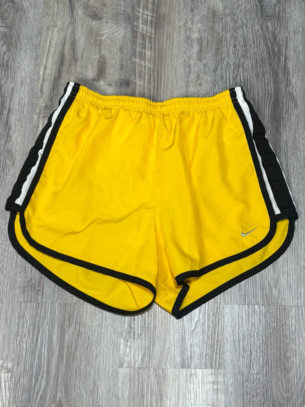 Nike FIT DRY Women's Athletic Running Shorts Yellow Black White Colorblock